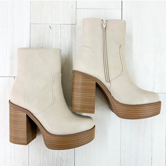 Kelly Platform, Block Heel Boots