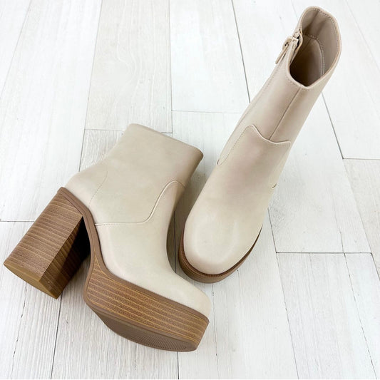 Kelly Platform, Block Heel Boots